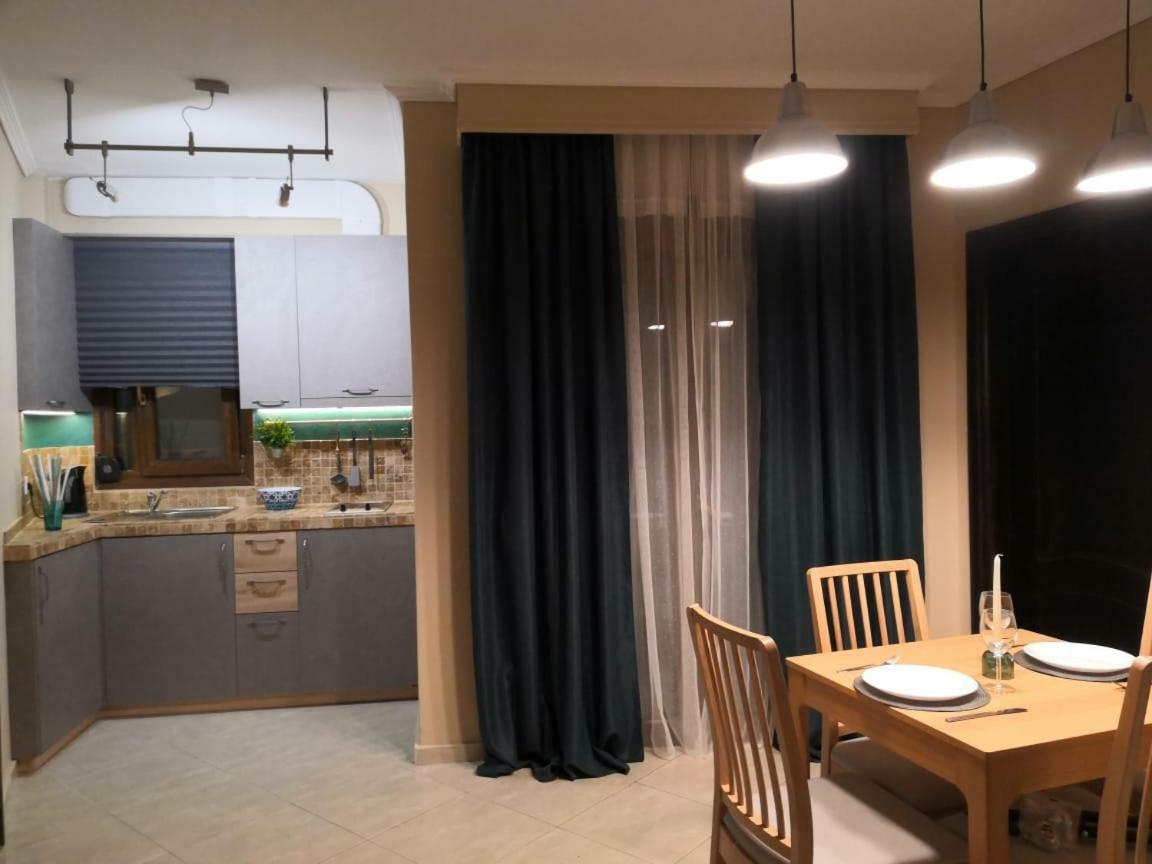 Comfortable Apartment Near The Central Beach Неа Скиони Екстериор снимка