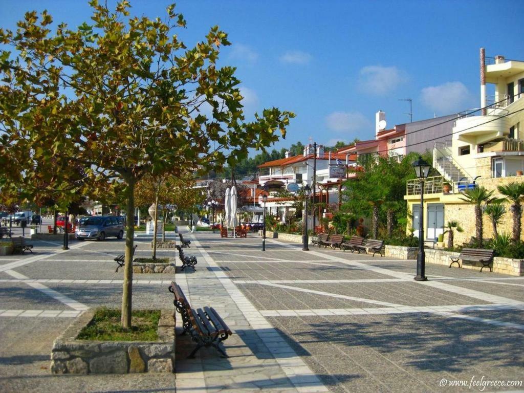 Comfortable Apartment Near The Central Beach Неа Скиони Екстериор снимка